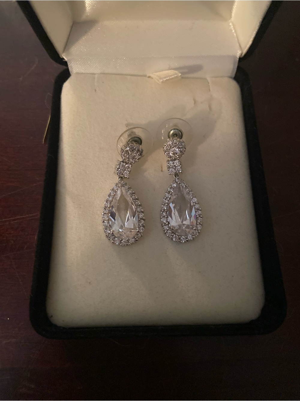 Elegant Teardrop Crystal Drop Earrings in Silver